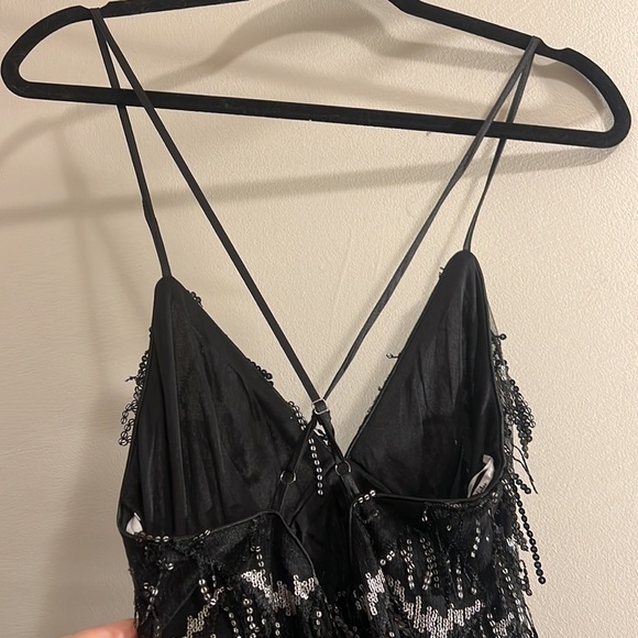 Lulu black and silver, beaded/sequence v neck spaghetti cross strap formal dress - Picture 5 of 8